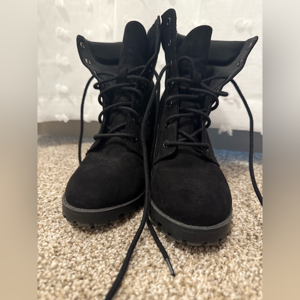 Forever 21 Black Lace Up Ankle Boots Size 7